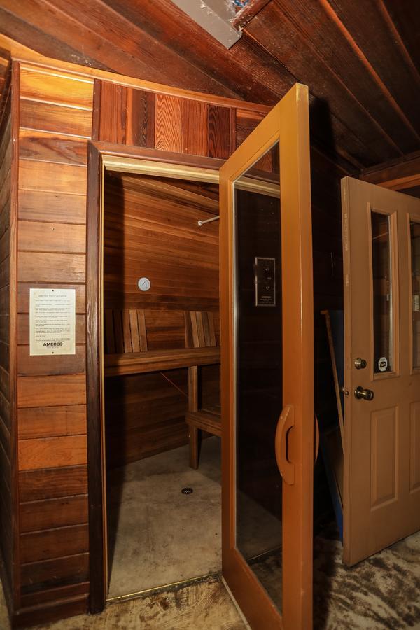 The Lodge At Beaver Lake Bed And Breakfast Роджерс Экстерьер фото